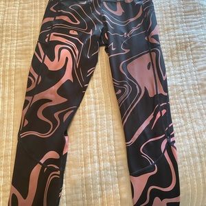 Feed Me Fight Me Pink Marble Leggings Size Medium